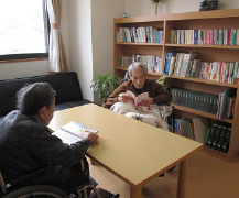 苑内に図書館も完備しています。